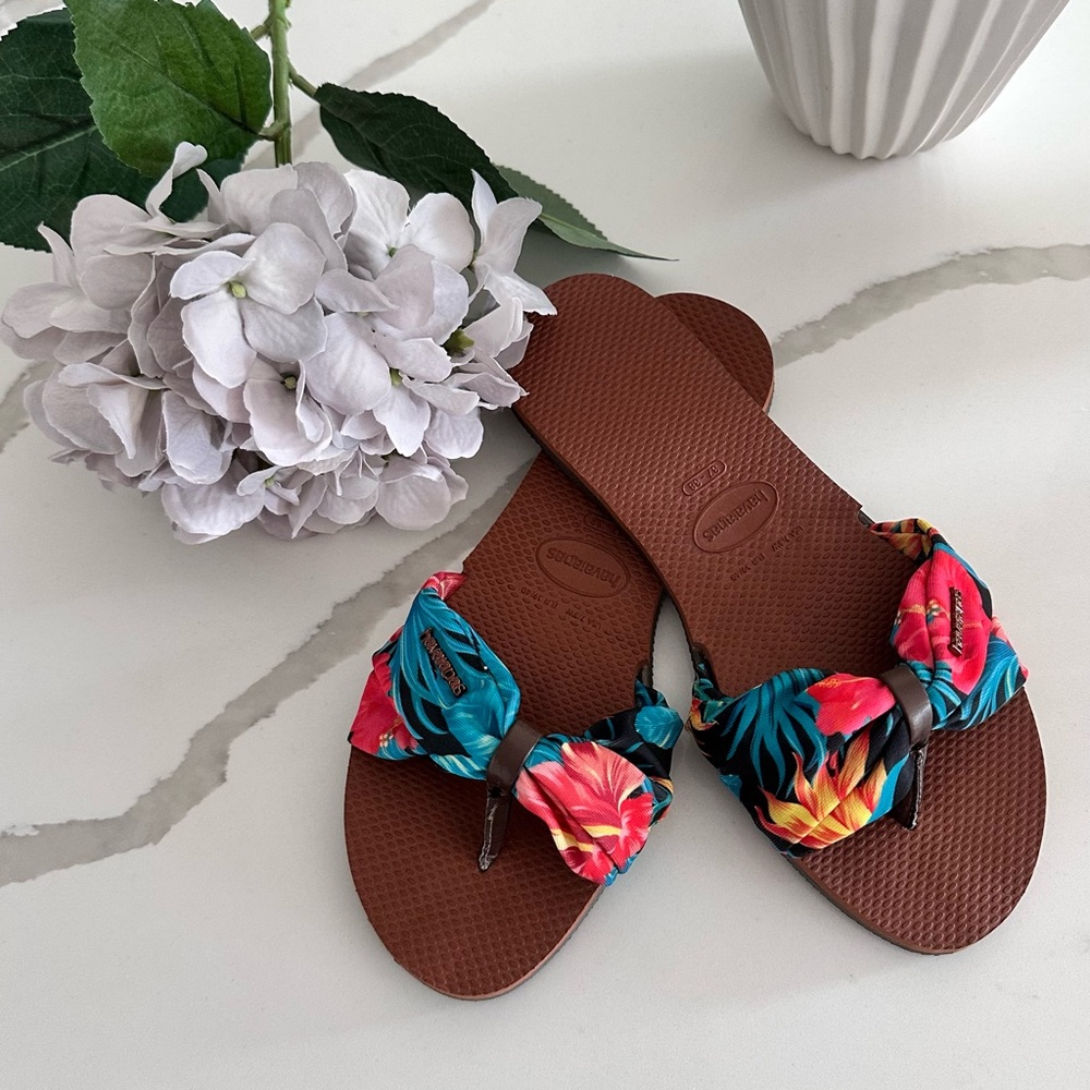 NEW - Havaianas Sandals